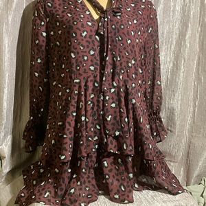 Mud Pie Top Blouse L Burgundy Red Black Animal Print Tiered/Ruffle Long sleeve